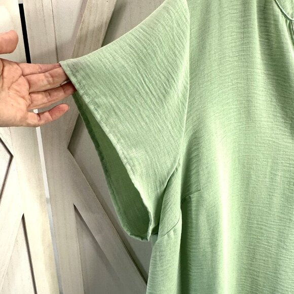 Torrid Gauze Split Front Pullover Top - Picture 6 of 6